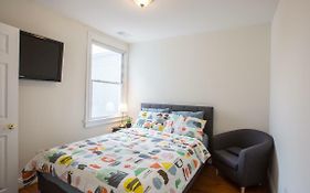 3-Min Walk To Petworth Metro Station ;10 Mins To Convention Center: Private Cozy And Quiet Bedroom And Bathroom